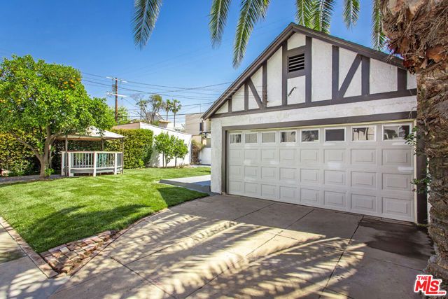 1524 S Fairfax Avenue, Los Angeles, CA 90019