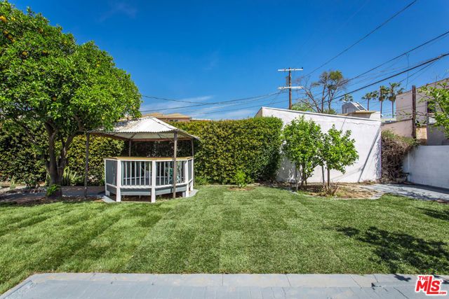1524 S Fairfax Avenue, Los Angeles, CA 90019