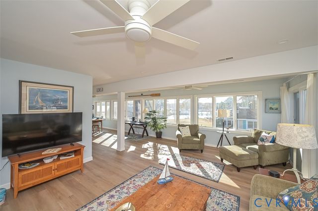 402 Riverside Dr, Deltaville, VA 23043