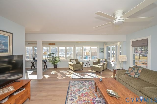 402 Riverside Dr, Deltaville, VA 23043