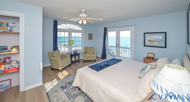 402 Riverside Dr, Deltaville, VA 23043