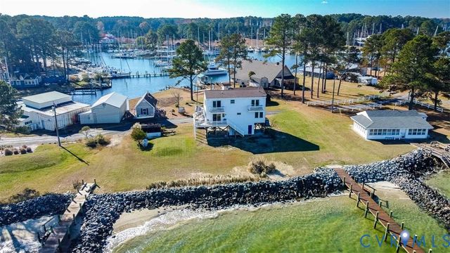 402 Riverside Dr, Deltaville, VA 23043