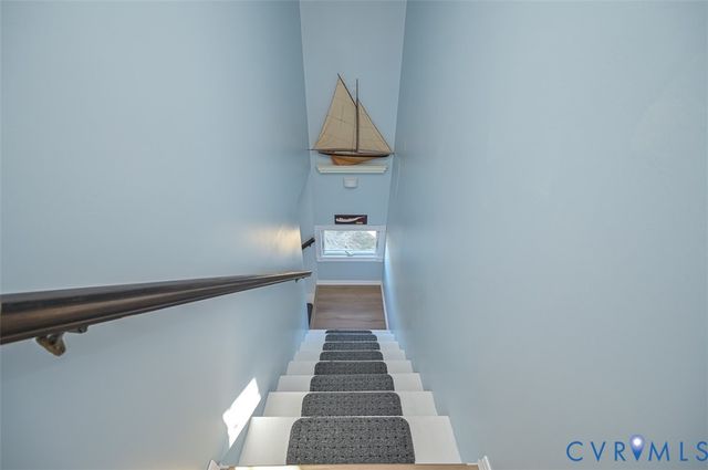 402 Riverside Dr, Deltaville, VA 23043