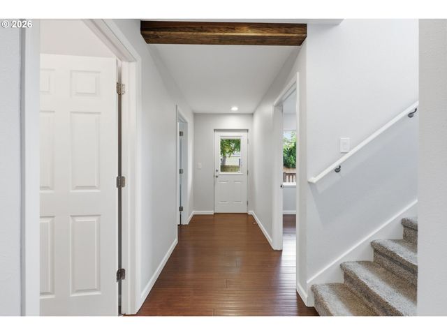 9125 N GENEVA Ave, Portland, OR 97203