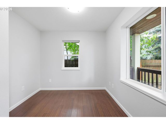 9125 N GENEVA Ave, Portland, OR 97203