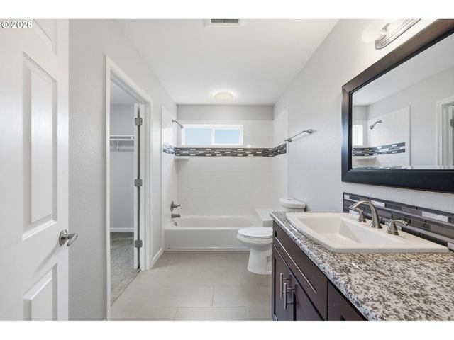 9125 N GENEVA Ave, Portland, OR 97203