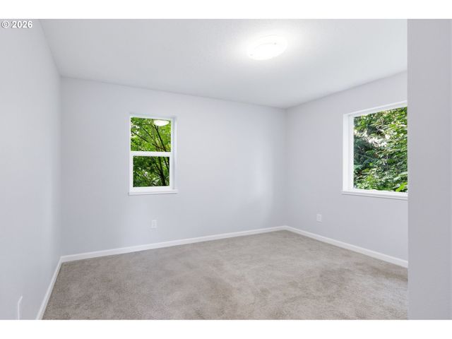 9125 N GENEVA Ave, Portland, OR 97203