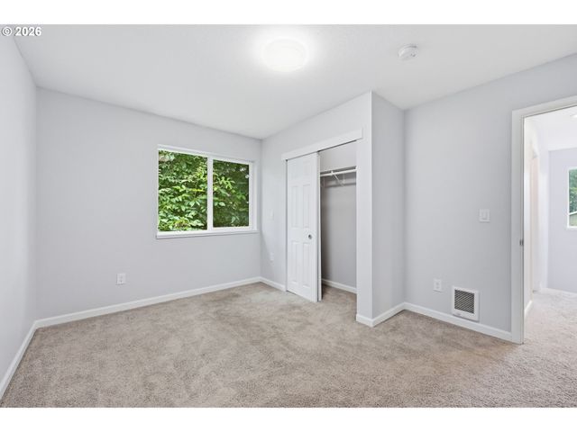 9125 N GENEVA Ave, Portland, OR 97203