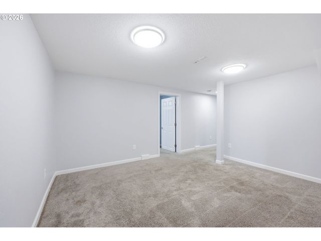 9125 N GENEVA Ave, Portland, OR 97203