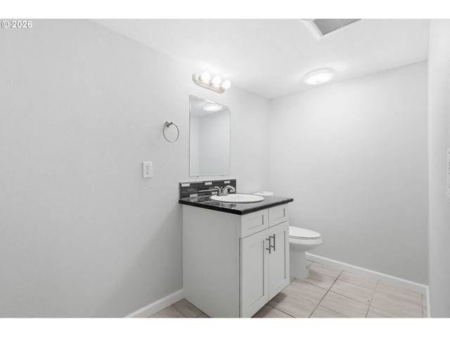 9125 N GENEVA Ave, Portland, OR 97203