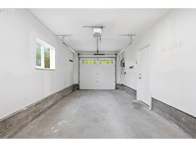 9125 N GENEVA Ave, Portland, OR 97203