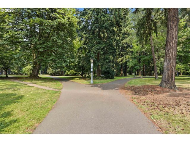 9125 N GENEVA Ave, Portland, OR 97203