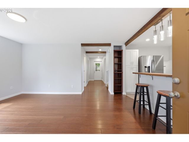 9125 N GENEVA Ave, Portland, OR 97203