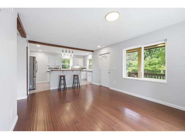 9125 N GENEVA Ave, Portland, OR 97203