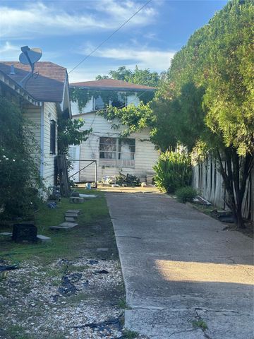 7909 Narcissus Street, Houston, TX 77012