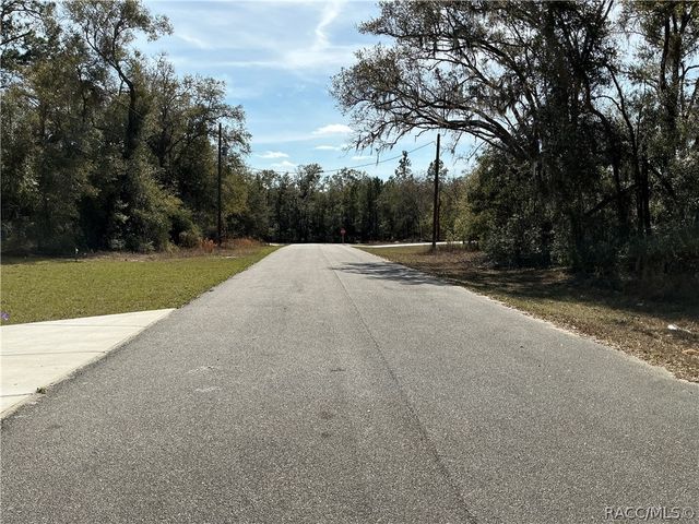 1534 W Magenta Drive, Citrus Springs, FL 34434