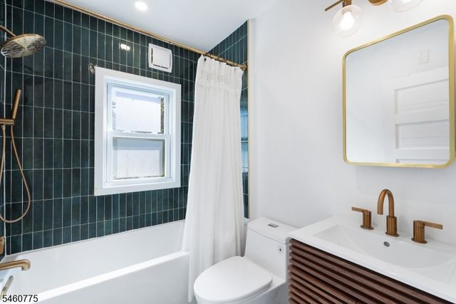 15 Lake Rd, Morristown Town, NJ 07960