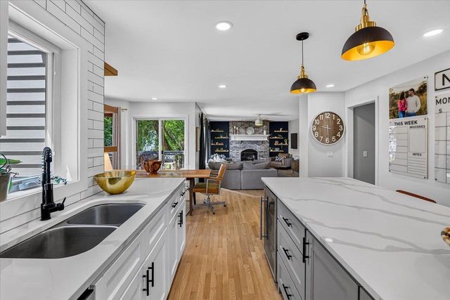 1416 Kings Lynn Road, Stoughton, WI 53589