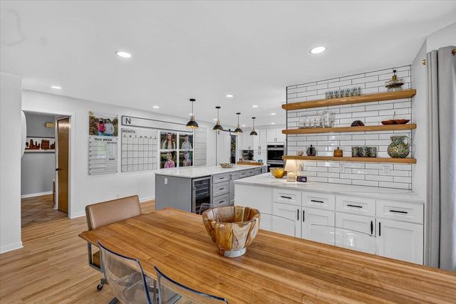 1416 Kings Lynn Road, Stoughton, WI 53589