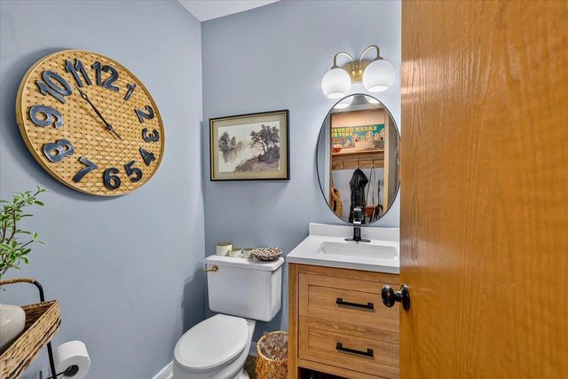 1416 Kings Lynn Road, Stoughton, WI 53589