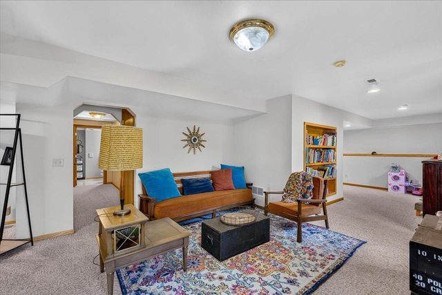 1416 Kings Lynn Road, Stoughton, WI 53589