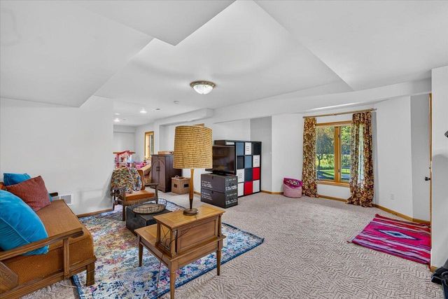 1416 Kings Lynn Road, Stoughton, WI 53589