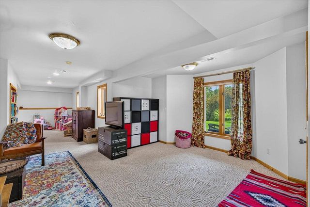 1416 Kings Lynn Road, Stoughton, WI 53589