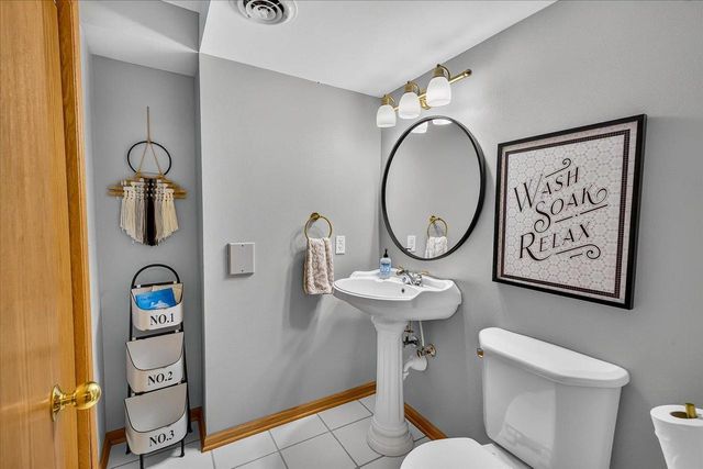 1416 Kings Lynn Road, Stoughton, WI 53589