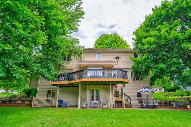 1416 Kings Lynn Road, Stoughton, WI 53589