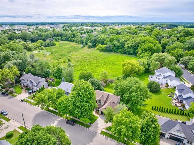1416 Kings Lynn Road, Stoughton, WI 53589