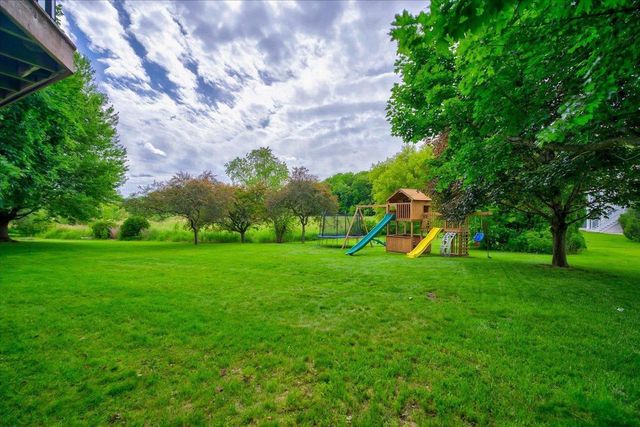 1416 Kings Lynn Road, Stoughton, WI 53589