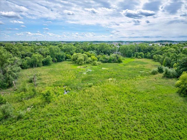 1416 Kings Lynn Road, Stoughton, WI 53589