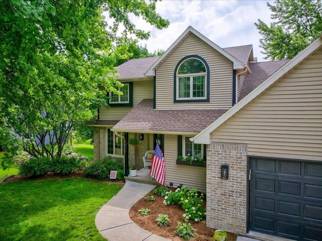 1416 Kings Lynn Road, Stoughton, WI 53589