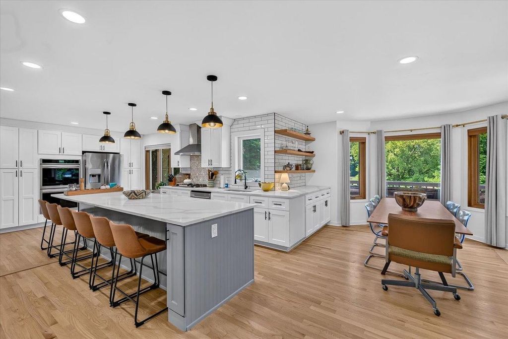 1416 Kings Lynn Road, Stoughton, WI 53589
