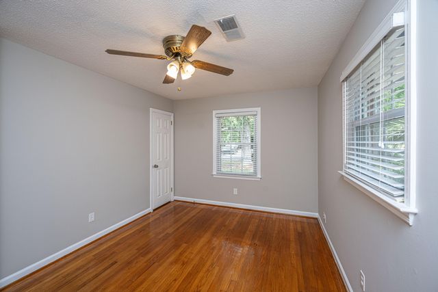 5823 Lakeview Drive, Hanahan, SC 29410