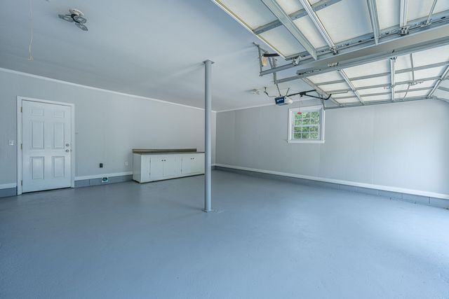 5823 Lakeview Drive, Hanahan, SC 29410