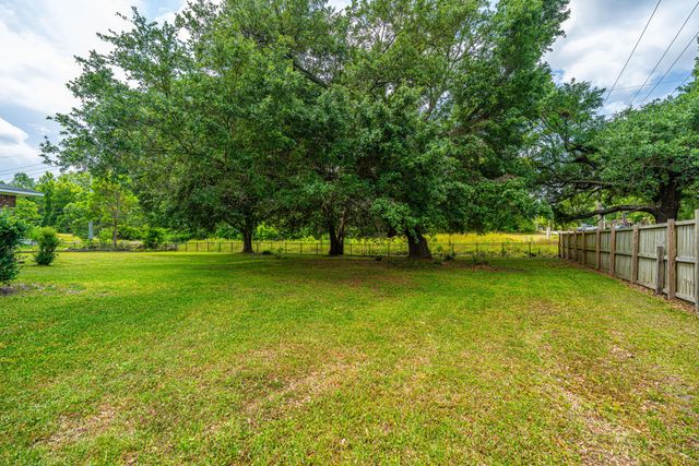 5823 Lakeview Drive, Hanahan, SC 29410