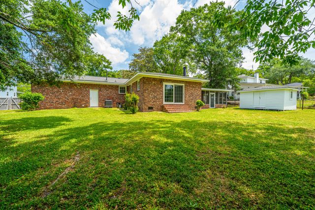 5823 Lakeview Drive, Hanahan, SC 29410