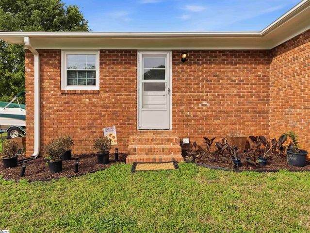 111 Merri Lane, Easley, SC 29642
