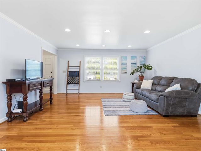 111 Merri Lane, Easley, SC 29642