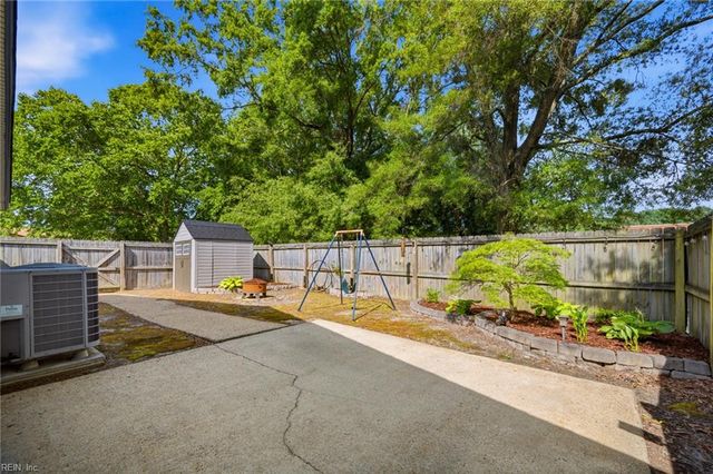 4300 Lumberjack DR, Virginia Beach, VA 23462