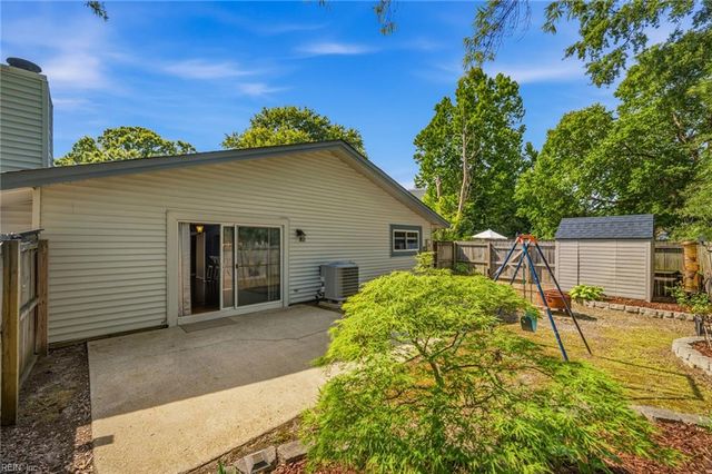 4300 Lumberjack DR, Virginia Beach, VA 23462