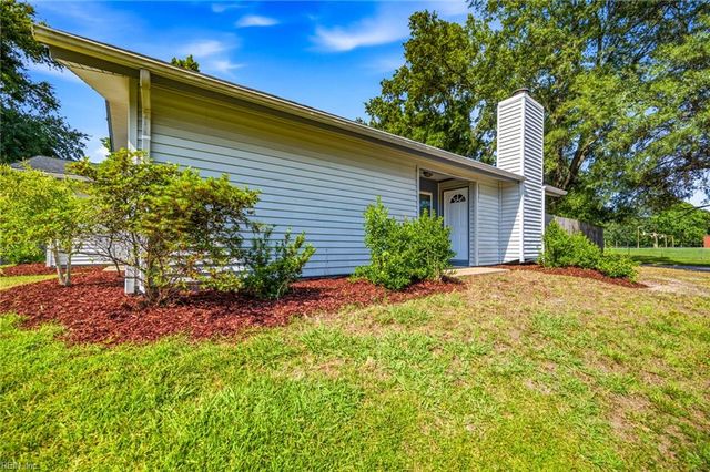 4300 Lumberjack DR, Virginia Beach, VA 23462