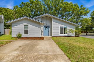 4300 Lumberjack DR, Virginia Beach, VA 23462