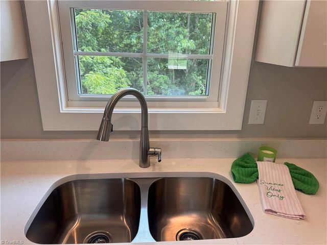 183 Meadow Run Lane, Lexington, NC 27292