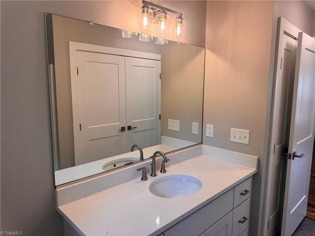 183 Meadow Run Lane, Lexington, NC 27292