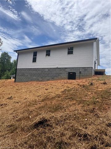 183 Meadow Run Lane, Lexington, NC 27292