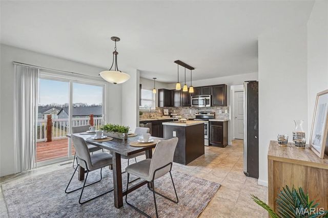 130 Riverdale Woods Circle, O'fallon, MO 63366