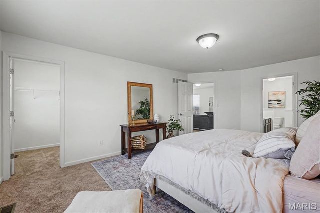 130 Riverdale Woods Circle, O'fallon, MO 63366