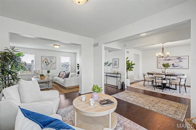 130 Riverdale Woods Circle, O'fallon, MO 63366